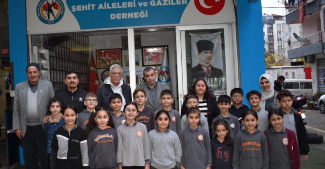 Üzümcüler İlkokulu  öğrencileri Manisa Şehit Aileleri ve Gaziler Derneğini ziyaret etti