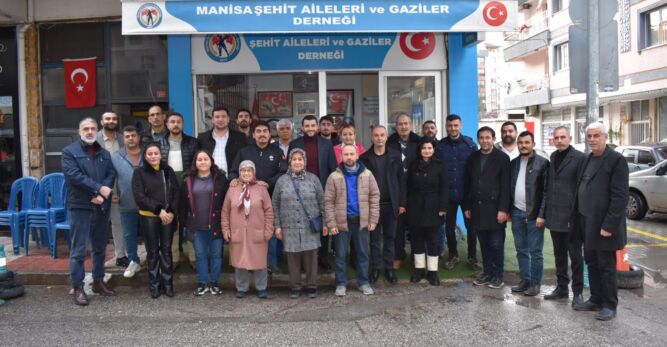 AHMET KARADAĞ MANİSA ŞEHİT AİLELERİ VE GAZİLER DERNEĞİNİ ZİYARET ETTİ