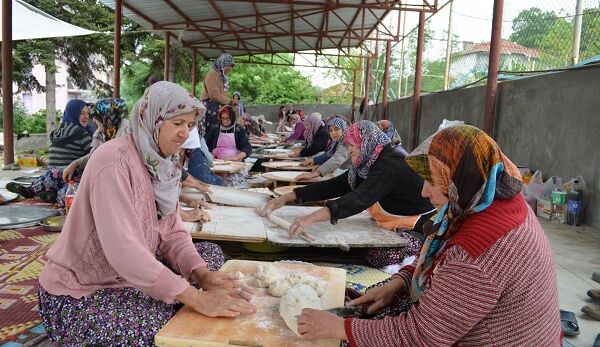 SİMAV AKSAZLILAR BU GELENEĞİ 65 YILDIR SÜRDÜRÜYOR