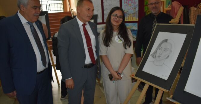 MANİSA HASAN TÜREK ANADOLU LİSESİ  GENÇLİK FESTİVALİ GERÇEKLEŞTİRDİ