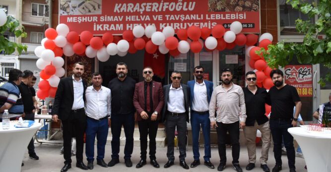 MANİSA’DA İKRAM HELVA KURUYEMİŞ AÇILDI