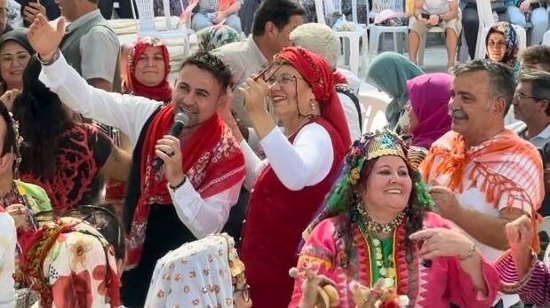 YÖRÜKLER MANİSA’DA TÜRK MÜZİĞİNİN GÜÇLÜ SESİ ZEKİ YILMAZ’IN OYUN HAVALARI İLE COŞACAK