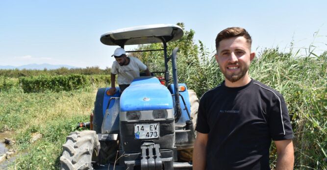 Manisalı Genç Çiftçilerden Feryat: Domates Fiyatları Çiftçiyi Zor Durumda Bıraktı