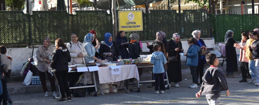 Halil Yurtseven İlkokulu Kermes Düzenledi