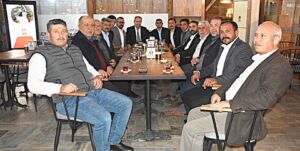 Mustafa Uslu Yuntdağ  Mahalle Muhtarları ile Toplantı Gerçekleştirdi