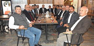 Mustafa Uslu Yuntdağ  Mahalle Muhtarları ile Toplantı Gerçekleştirdi