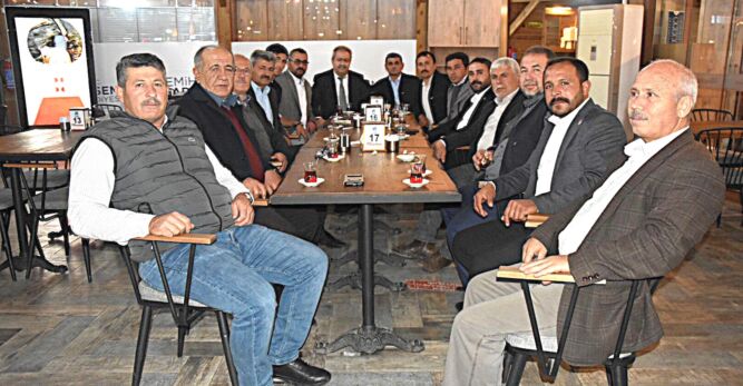 Mustafa Uslu Yuntdağ  Mahalle Muhtarları ile Toplantı Gerçekleştirdi