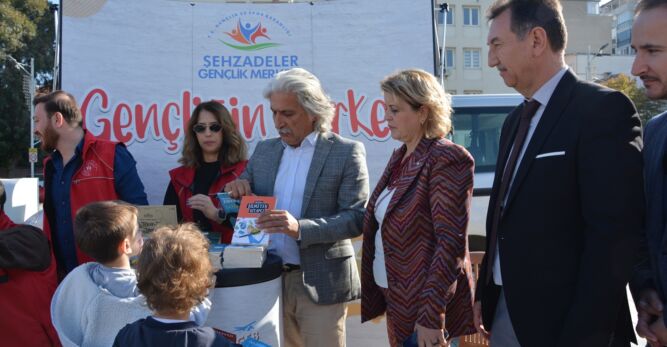 Manisa’da Şehzadeler Kızılay Şubesi’nden Kızılay Haftası Etkinliği