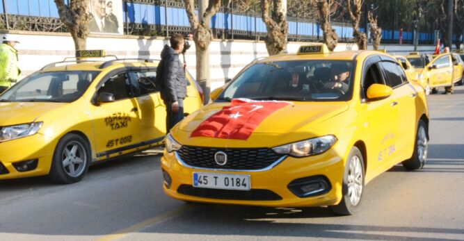 Manisa’da Taksici Saldırısına Tepki Taksiciler Eylem Yaptı